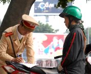 Không mang giấy tờ xe phạt bao nhiêu? theo quy định năm 2020 Không mang giấy tờ xe phạt bao nhiêu? theo quy định năm 2020